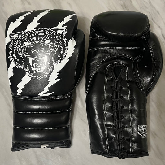 Pantera Boxing Glove Black/White