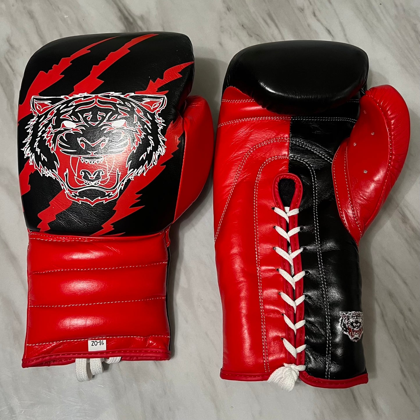 Pantera Boxing Glove Black/Red