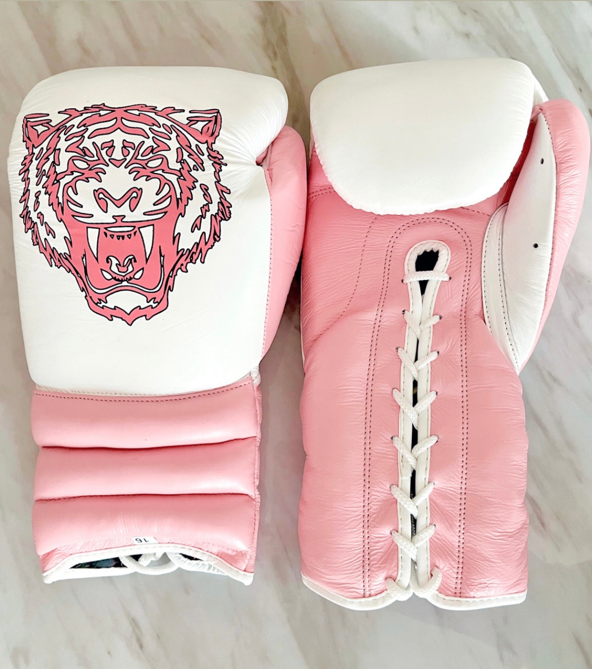 Pantera Boxing Glove White/Pink